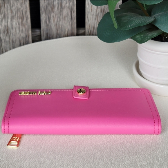 Steve Madden Vibrant Pink Wallet - Picture 5 of 7